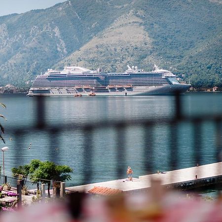 Celine'S Place By The Sea Kotor Exteriör bild