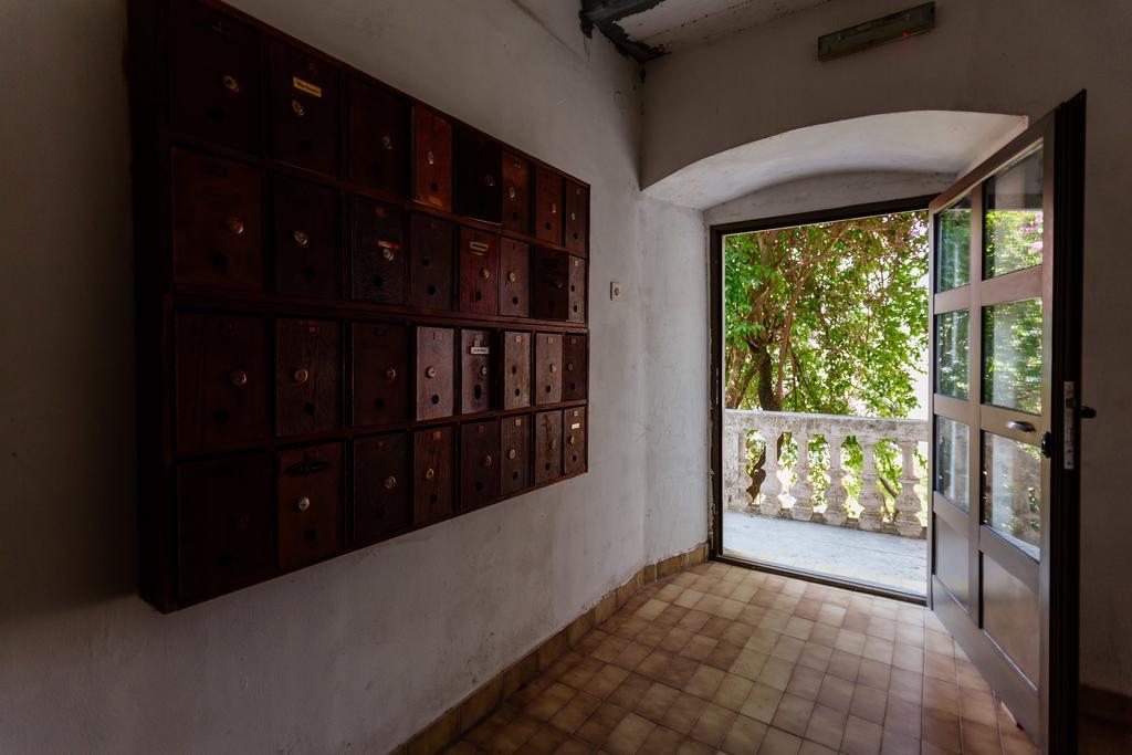 Celine'S Place By The Sea Kotor Exteriör bild