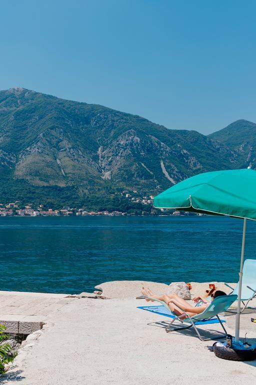 Celine'S Place By The Sea Kotor Exteriör bild