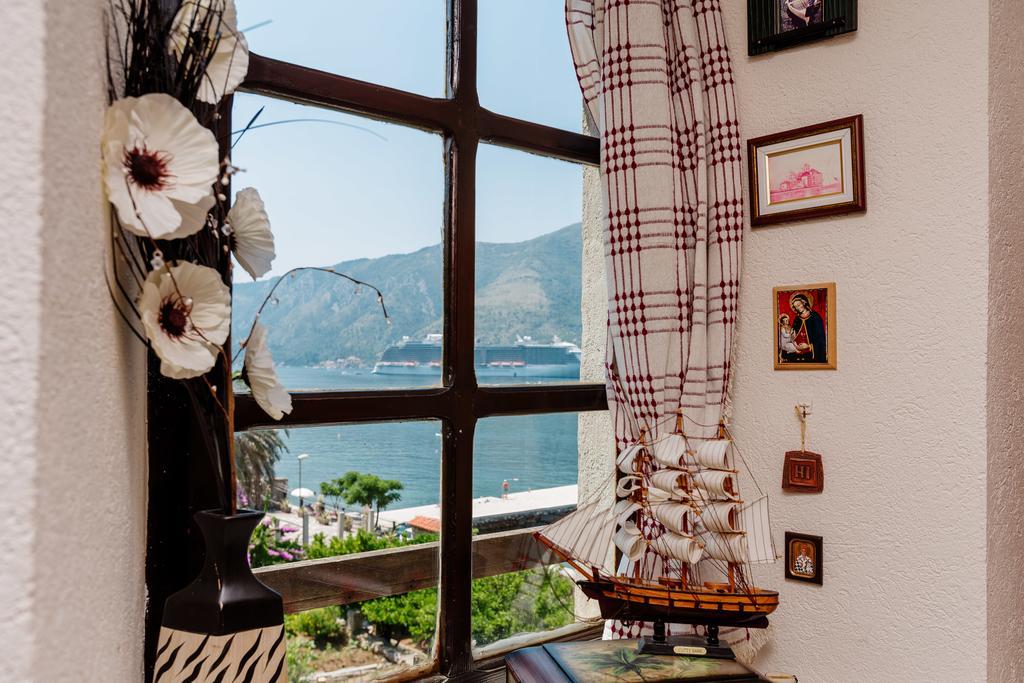 Celine'S Place By The Sea Kotor Exteriör bild