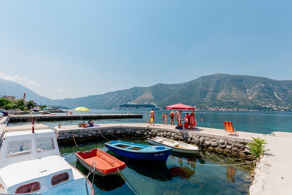 Celine'S Place By The Sea Kotor Exteriör bild
