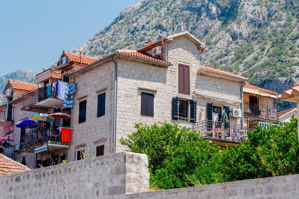 Celine'S Place By The Sea Kotor Exteriör bild