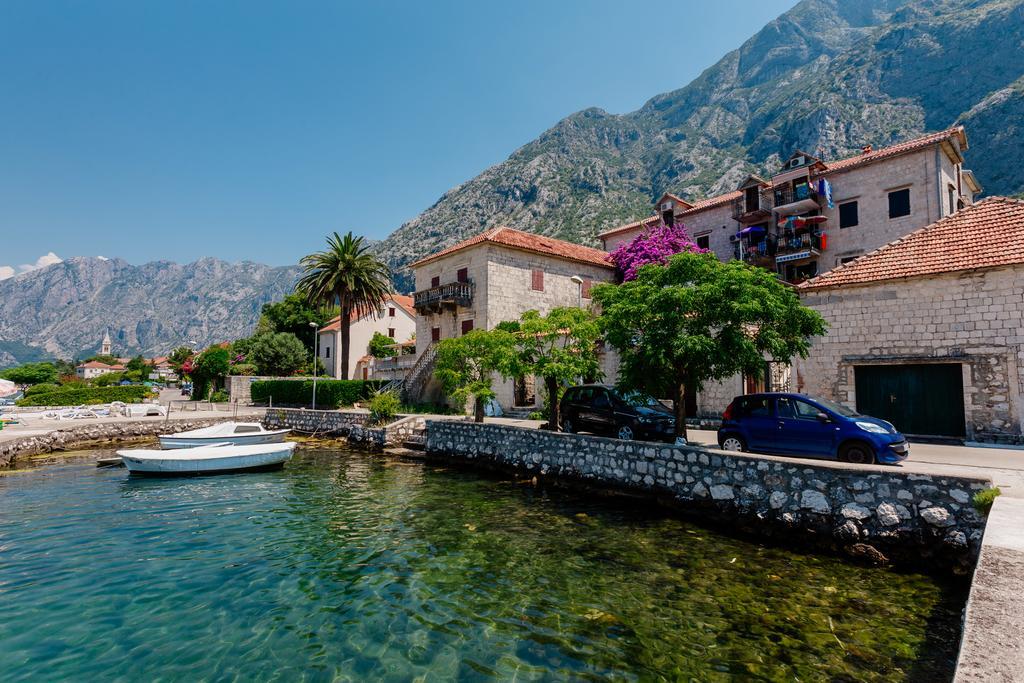 Celine'S Place By The Sea Kotor Exteriör bild