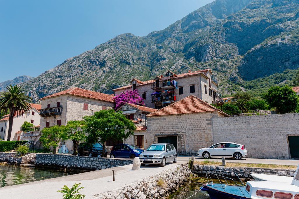 Celine'S Place By The Sea Kotor Exteriör bild