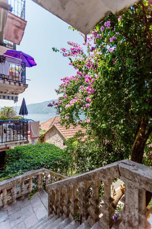 Celine'S Place By The Sea Kotor Exteriör bild
